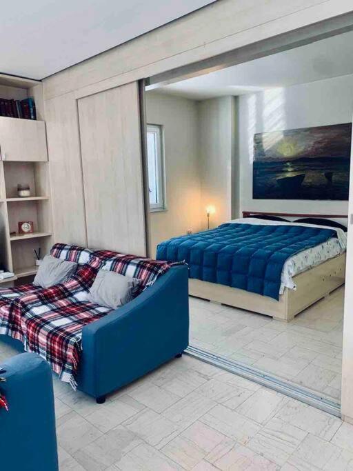 Chic City Retreat - Stylish Apartment In Bllok, Tirana Exterior foto