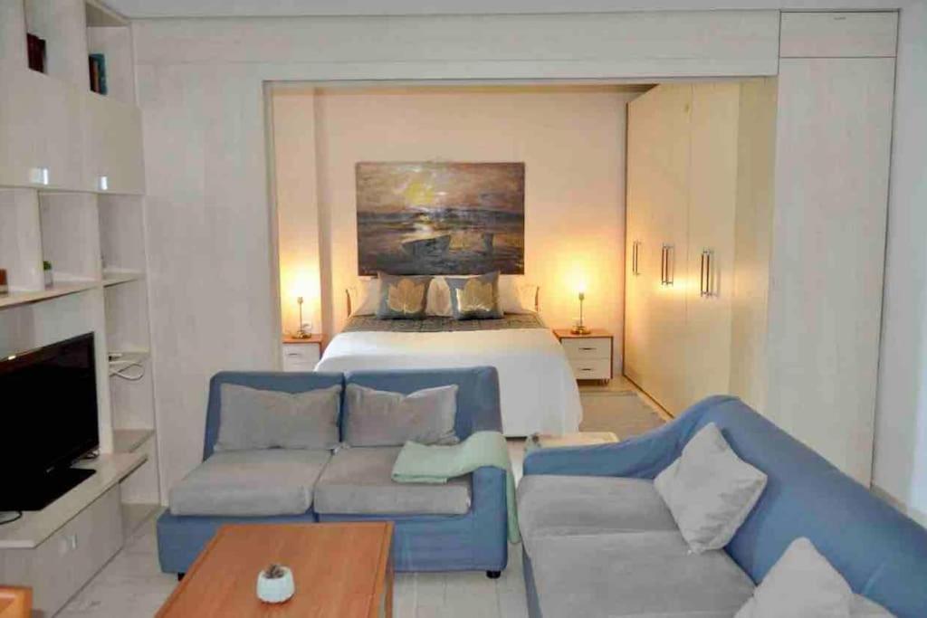 Chic City Retreat - Stylish Apartment In Bllok, Tirana Exterior foto